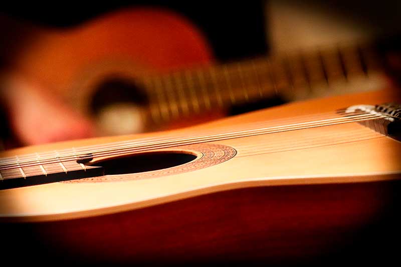 Cómo Aprender a Tocar la Guitarra de manera Rápida y Sencilla.